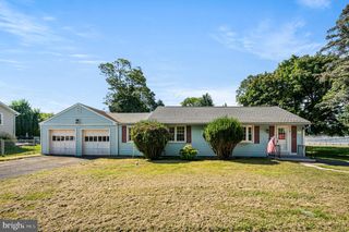 2225 PALMER AVE, Bristol, PA 19007