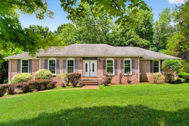 121 Caldwell Drive, Hendersonville, TN 37075