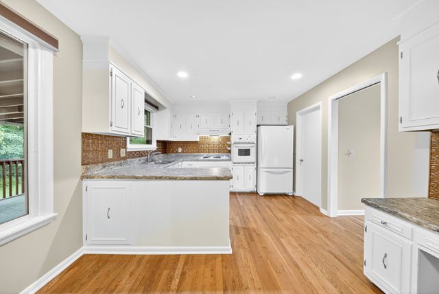 121 Caldwell Drive, Hendersonville, TN 37075