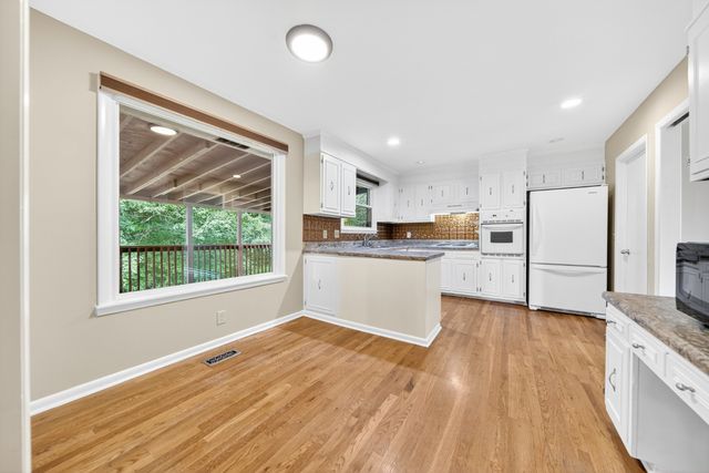 121 Caldwell Drive, Hendersonville, TN 37075