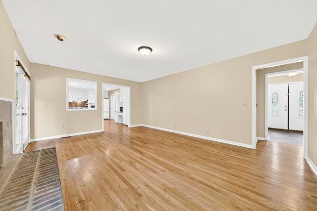 121 Caldwell Drive, Hendersonville, TN 37075