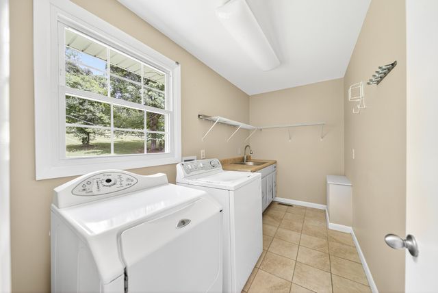 121 Caldwell Drive, Hendersonville, TN 37075