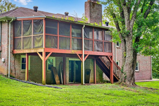 121 Caldwell Drive, Hendersonville, TN 37075