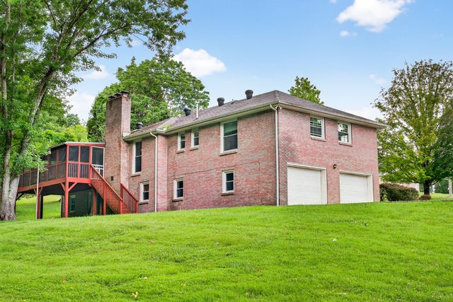 121 Caldwell Drive, Hendersonville, TN 37075