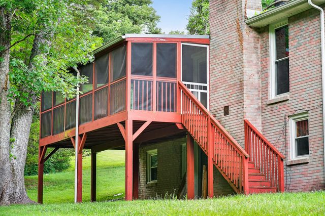 121 Caldwell Drive, Hendersonville, TN 37075