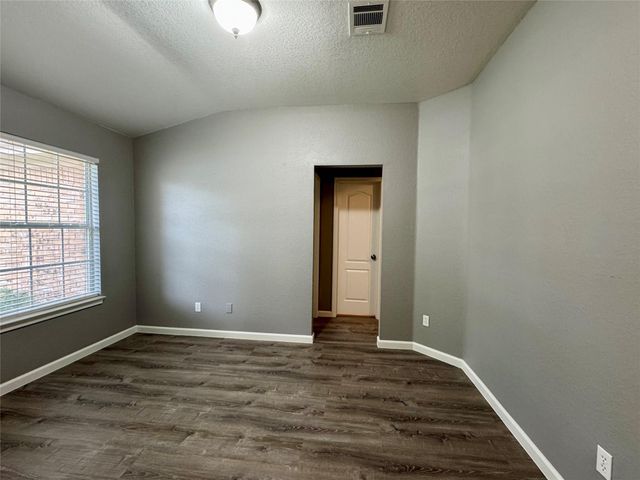 9104 Heiden LN, Austin, TX 78749