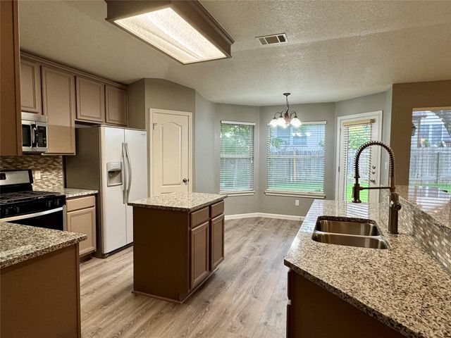 9104 Heiden LN, Austin, TX 78749