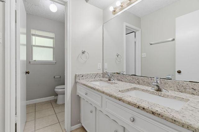 1122 Tigris Lane, Houston, TX 77090