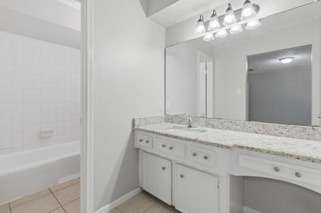 1122 Tigris Lane, Houston, TX 77090