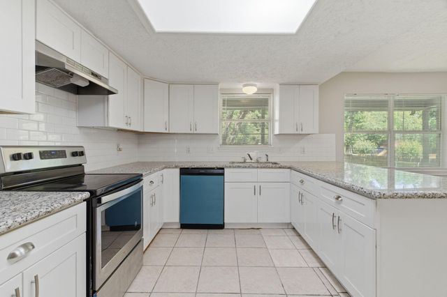 1122 Tigris Lane, Houston, TX 77090