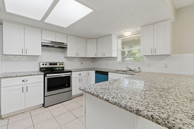 1122 Tigris Lane, Houston, TX 77090