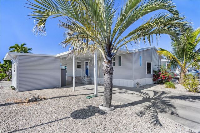 3065 Skipper LN, St James City, FL 33956