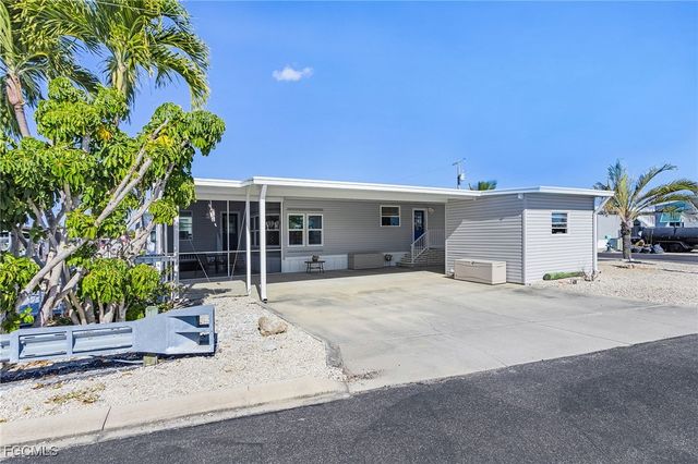 3065 Skipper LN, St James City, FL 33956