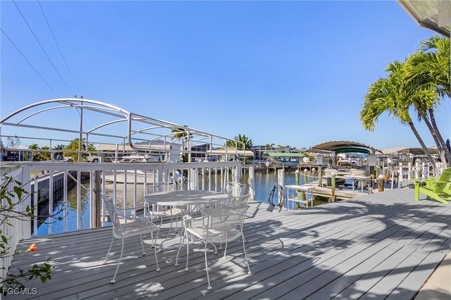 3065 Skipper LN, St James City, FL 33956