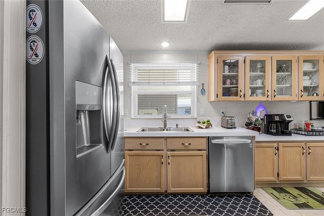 3065 Skipper LN, St James City, FL 33956