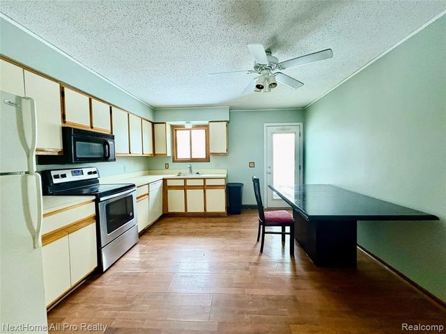 38032 Hixford Place, Westland, MI 48185