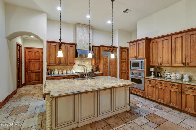 8854 E LOST GOLD Circle, Gold Canyon, AZ 85118