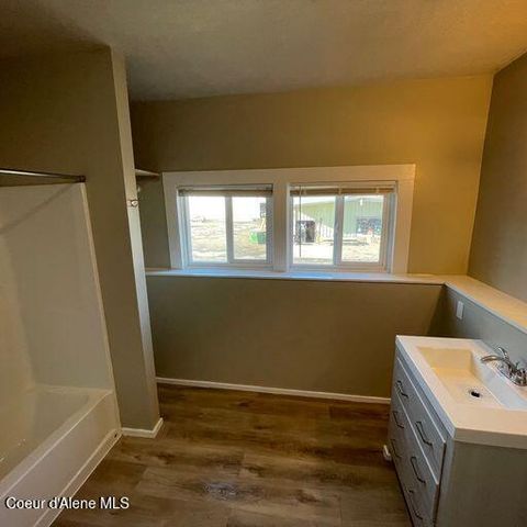 6476 Kootenai st, Bonners Ferry, ID 83805