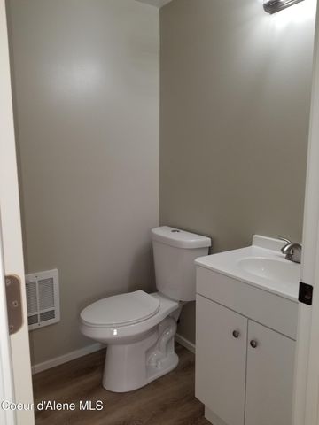 6476 Kootenai st, Bonners Ferry, ID 83805