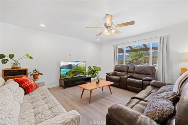 3855 Acton, Acton, CA 93510