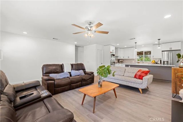 3855 Acton, Acton, CA 93510