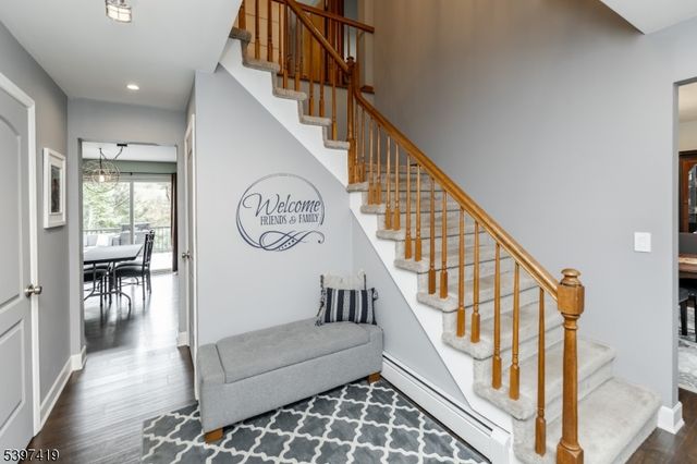 3 Fieldcrest Dr, Independence Twp., NJ 07840