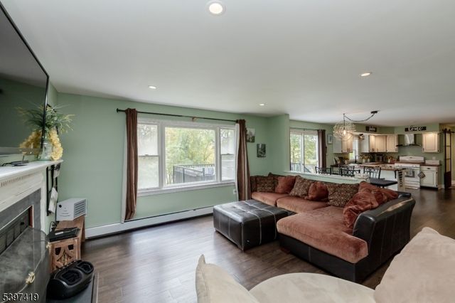 3 Fieldcrest Dr, Independence Twp., NJ 07840