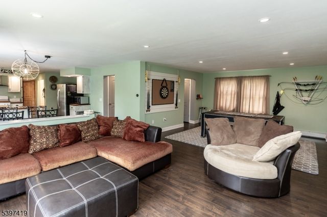 3 Fieldcrest Dr, Independence Twp., NJ 07840