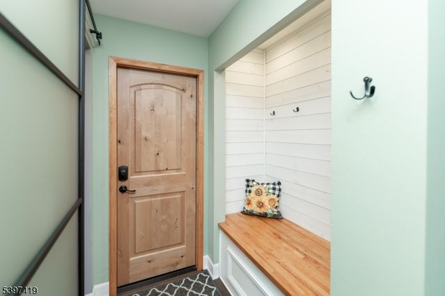 3 Fieldcrest Dr, Independence Twp., NJ 07840