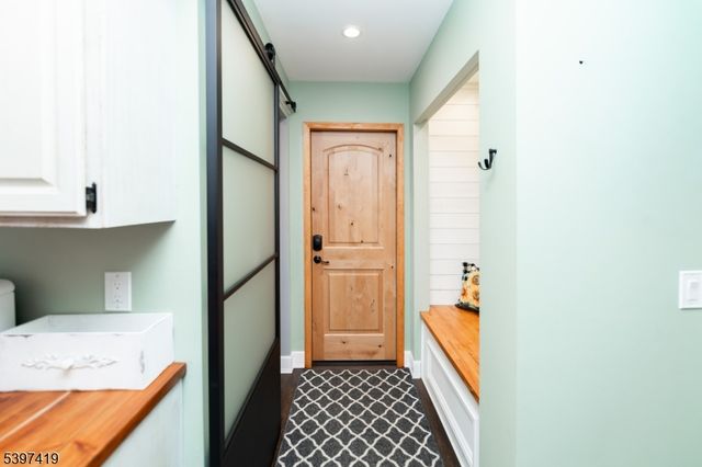 3 Fieldcrest Dr, Independence Twp., NJ 07840