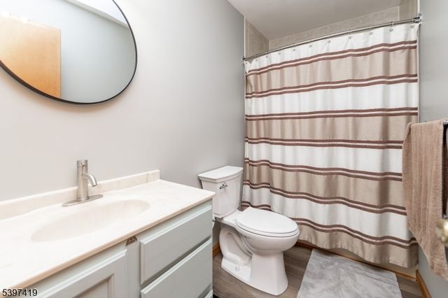 3 Fieldcrest Dr, Independence Twp., NJ 07840