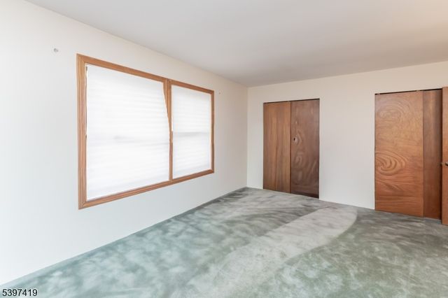 3 Fieldcrest Dr, Independence Twp., NJ 07840