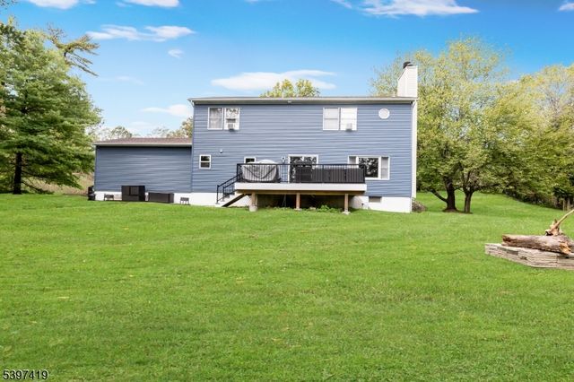 3 Fieldcrest Dr, Independence Twp., NJ 07840