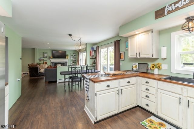 3 Fieldcrest Dr, Independence Twp., NJ 07840