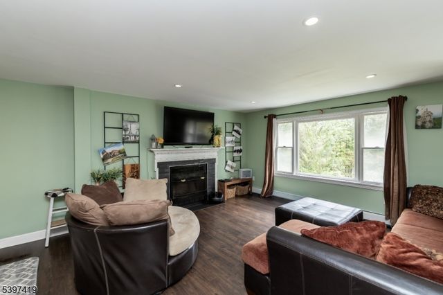 3 Fieldcrest Dr, Independence Twp., NJ 07840