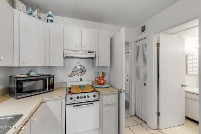 541 S Peninsula Ave Apt A19, New Smyrna Beach, FL 32169