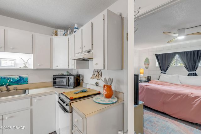 541 S Peninsula Ave Apt A19, New Smyrna Beach, FL 32169