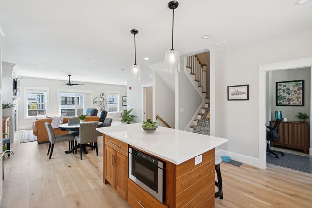 50 Cate St Unit 4, Portsmouth, NH 03801