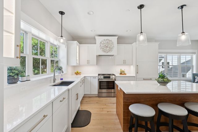 50 Cate St Unit 4, Portsmouth, NH 03801