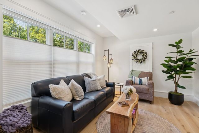 50 Cate St Unit 4, Portsmouth, NH 03801