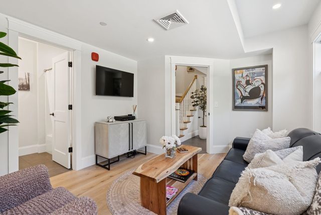 50 Cate St Unit 4, Portsmouth, NH 03801