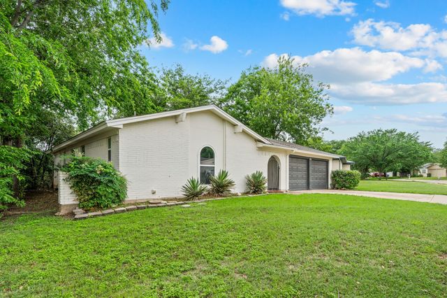 5944 Richard Drive, Watauga, TX 76148