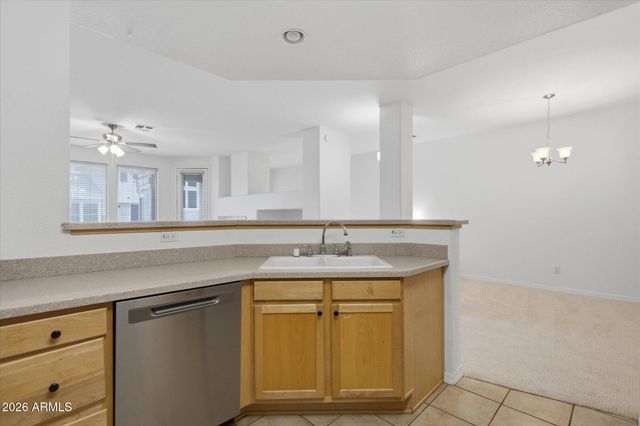 15221 N CLUBGATE Drive 2125, Scottsdale, AZ 85254