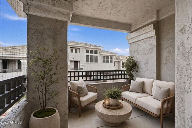 15221 N CLUBGATE Drive 2125, Scottsdale, AZ 85254