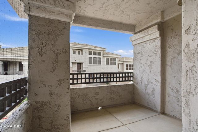 15221 N CLUBGATE Drive 2125, Scottsdale, AZ 85254