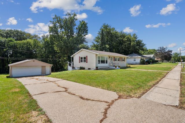 2838 40th Avenue, Rock Island, IL 61201