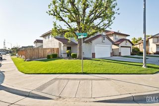 2713 Pecangrove Drive, Bakersfield, CA 93311
