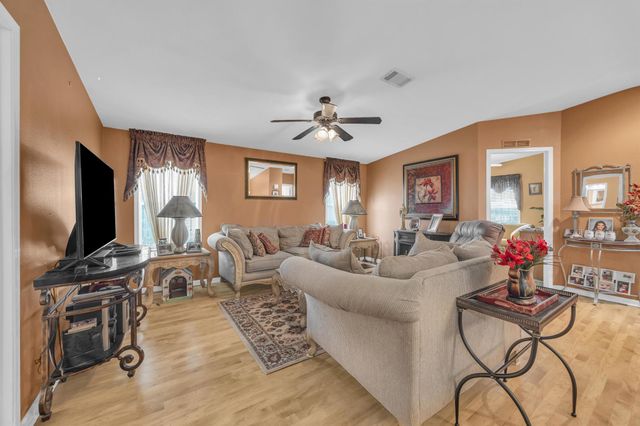 2904 Nine Iron Drive, Port St Lucie, FL 34952
