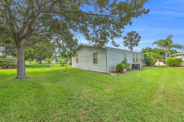 2904 Nine Iron Drive, Port St Lucie, FL 34952