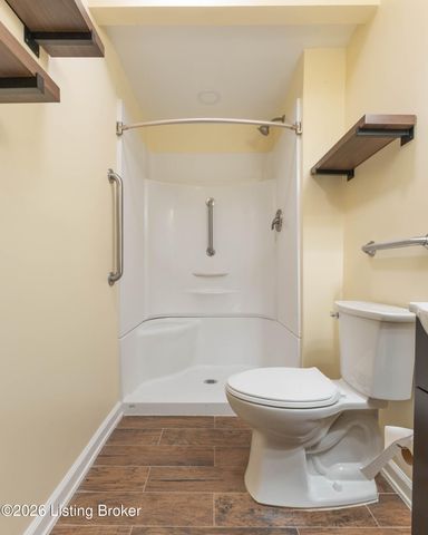 74 Elm St, Eminence, KY 40019